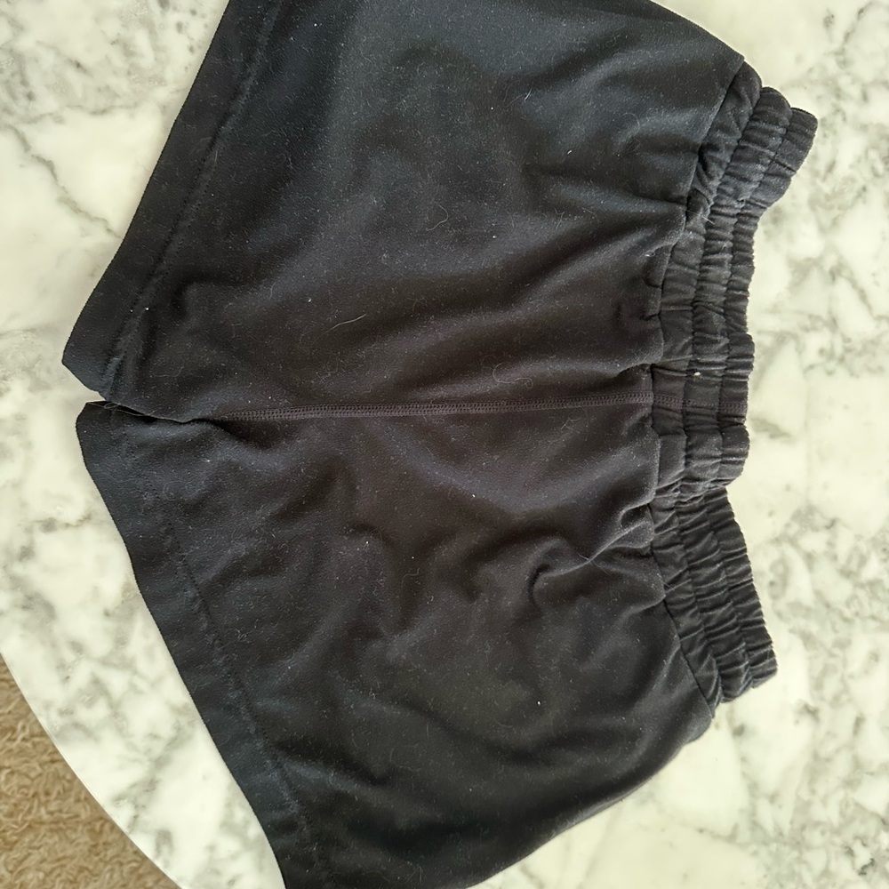 Vuori halo shorts - Picture 2 of 3